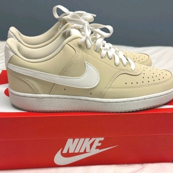 NIKE Men's Court Vision Low Sneaker Kaki US Mens Size 9 - Picture 2 of 8